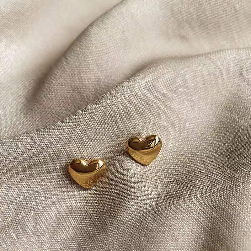 Fashion Heart 18K Gold Earrings